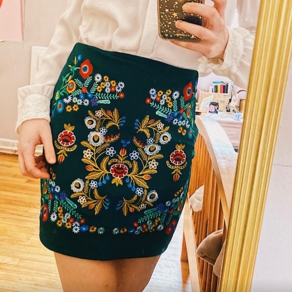💃 Blue Floral Embroidered Mini Skirt Sz S - Picture 8 of 12